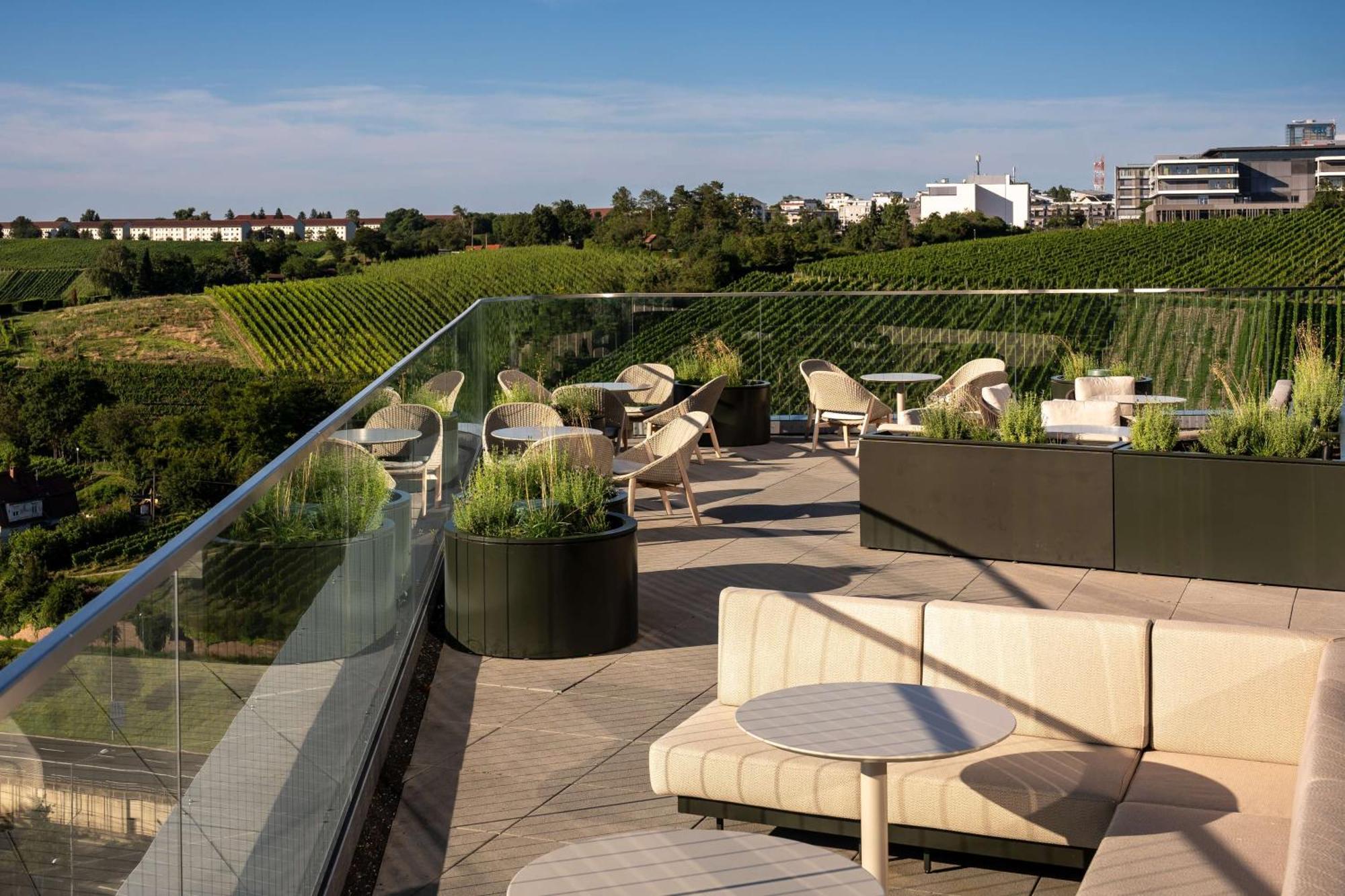 Radisson Blu Hotel At Porsche Design Tower Stuttgart Extérieur photo