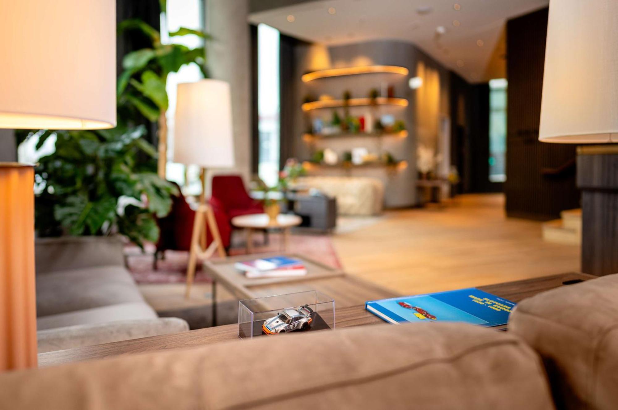 Radisson Blu Hotel At Porsche Design Tower Stuttgart Extérieur photo