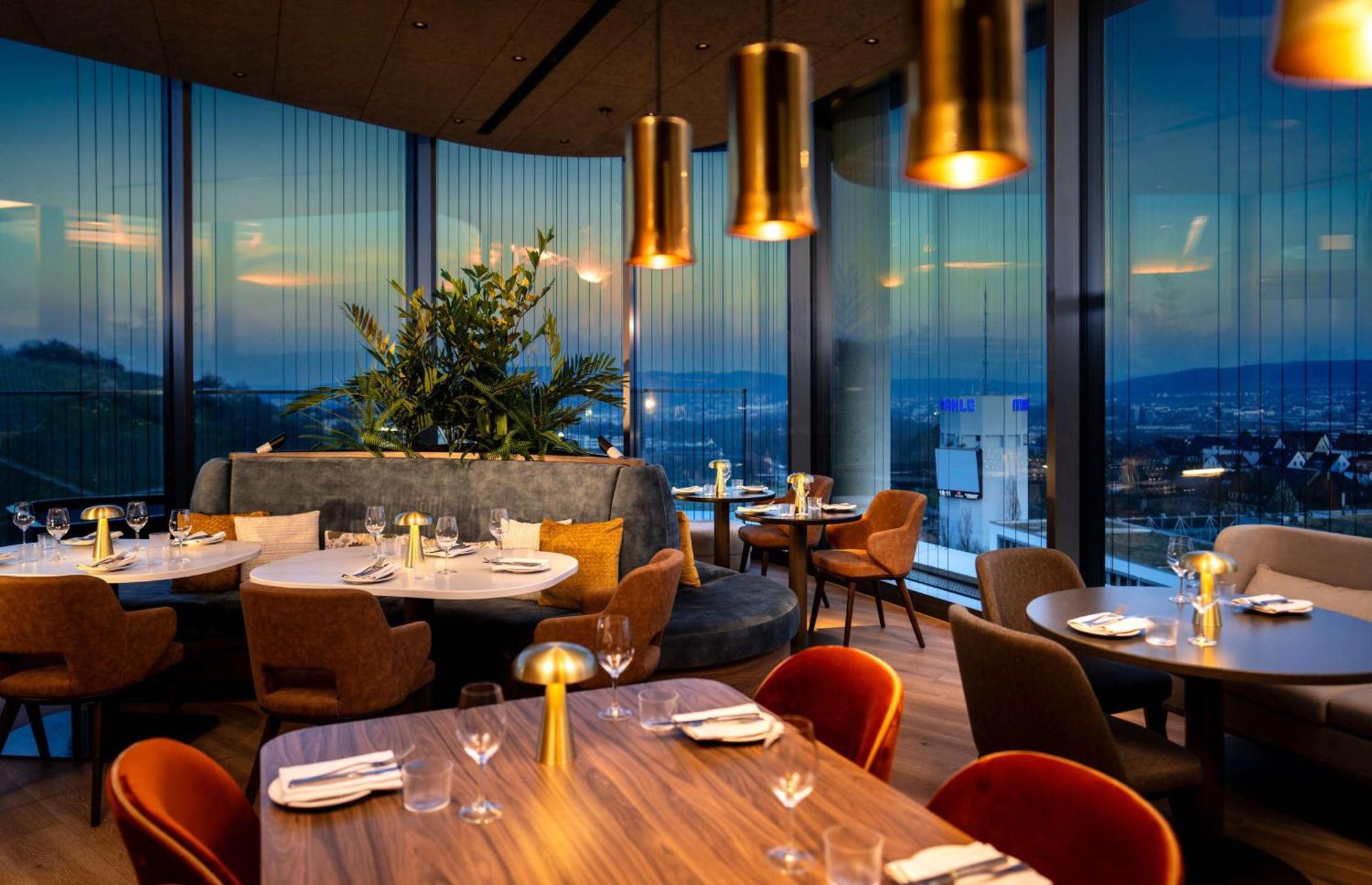 Radisson Blu Hotel At Porsche Design Tower Stuttgart Extérieur photo