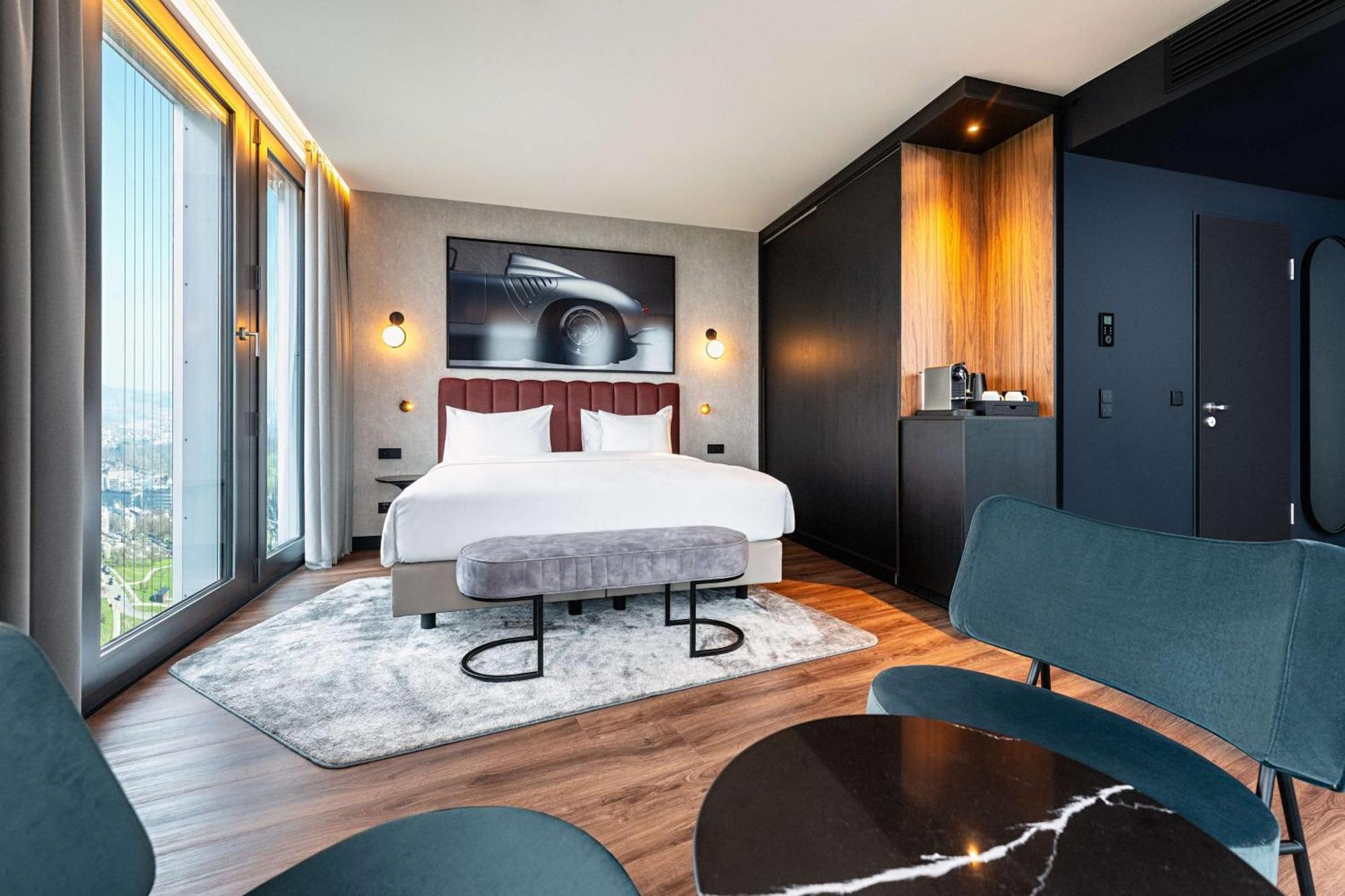Radisson Blu Hotel At Porsche Design Tower Stuttgart Extérieur photo