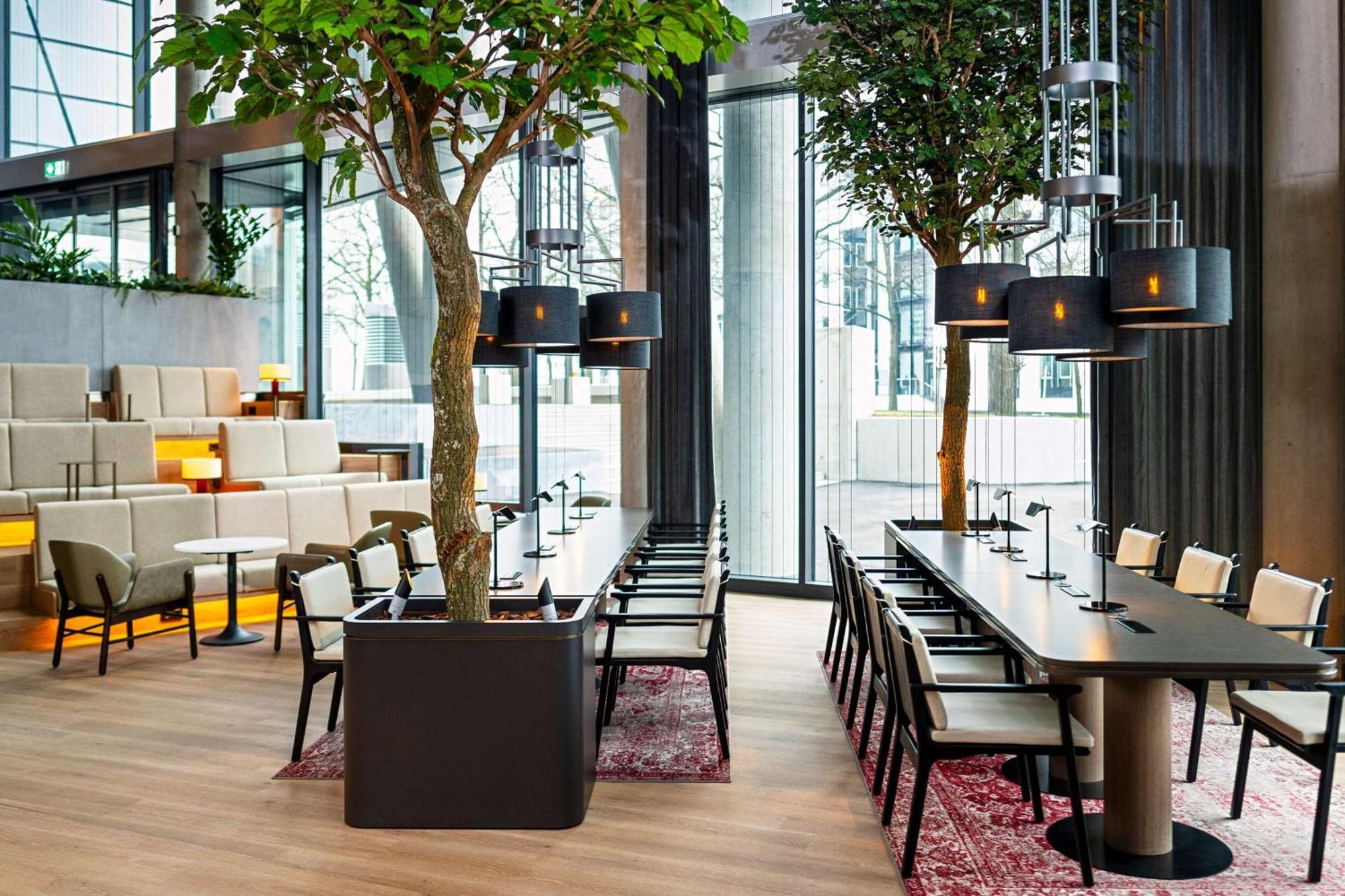 Radisson Blu Hotel At Porsche Design Tower Stuttgart Extérieur photo