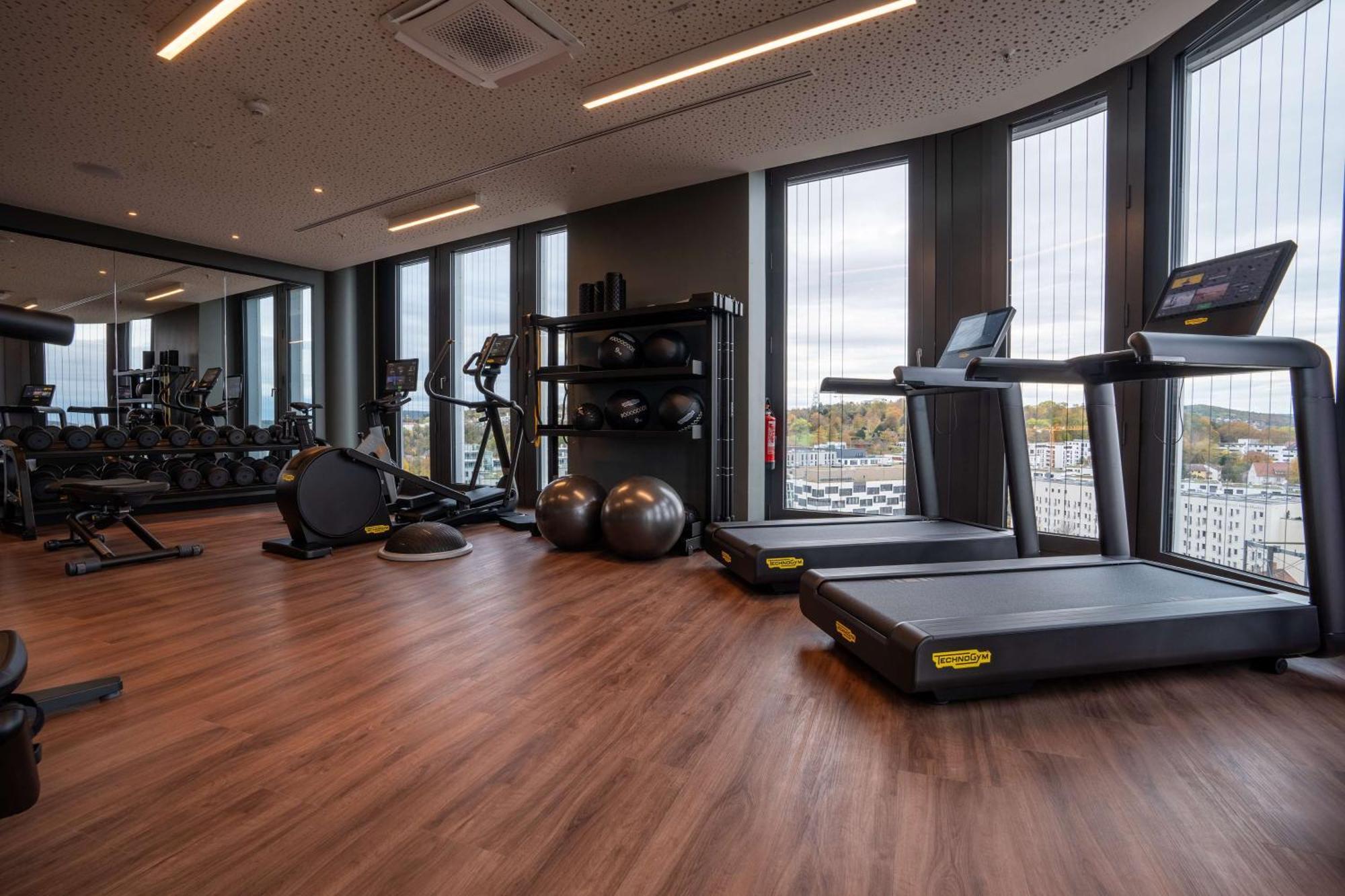 Radisson Blu Hotel At Porsche Design Tower Stuttgart Extérieur photo